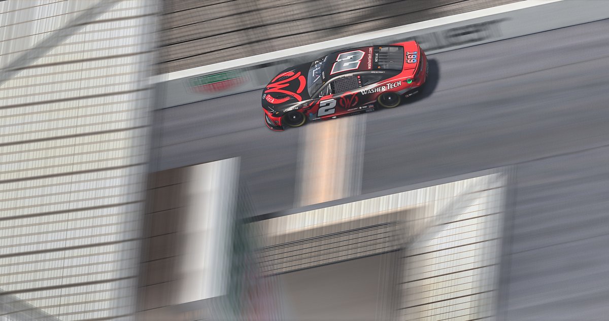 Indianapolis tonight. Feeling solid about the WasherTech.com #2 but not entirely sure what to expect. Tune in to find out!

eNASCAR.com/live
twitch.tv/zacknovak_