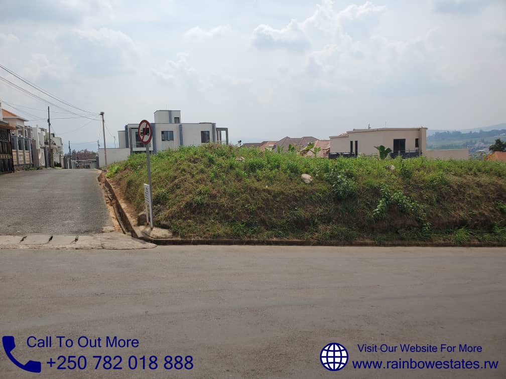 estates_ltd's tweet photo. Plot for sale at Kibagabaga 
Price:170M
Plot size:416sqm
Good residential neighborhood 
Located on tarmac road
For more information 
Call/Whatsapp:0782018888
Face the reality with us. https://t.co/QBI9NxINUq