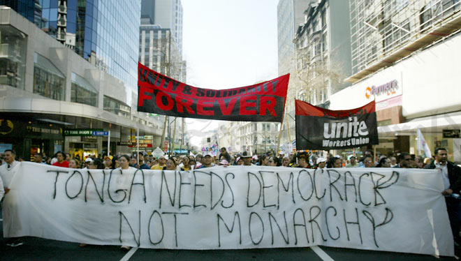 wrkclasshistory's tweet image. #OtD 22 Jul 2005 civil servants in Tonga went on strike for pay rises. The strike incapacitated the government and grew to include many other public sector employees, resulting in the most significant challenge to the island's monarchy in its history stories.workingclasshistory.com/article/9488/c…