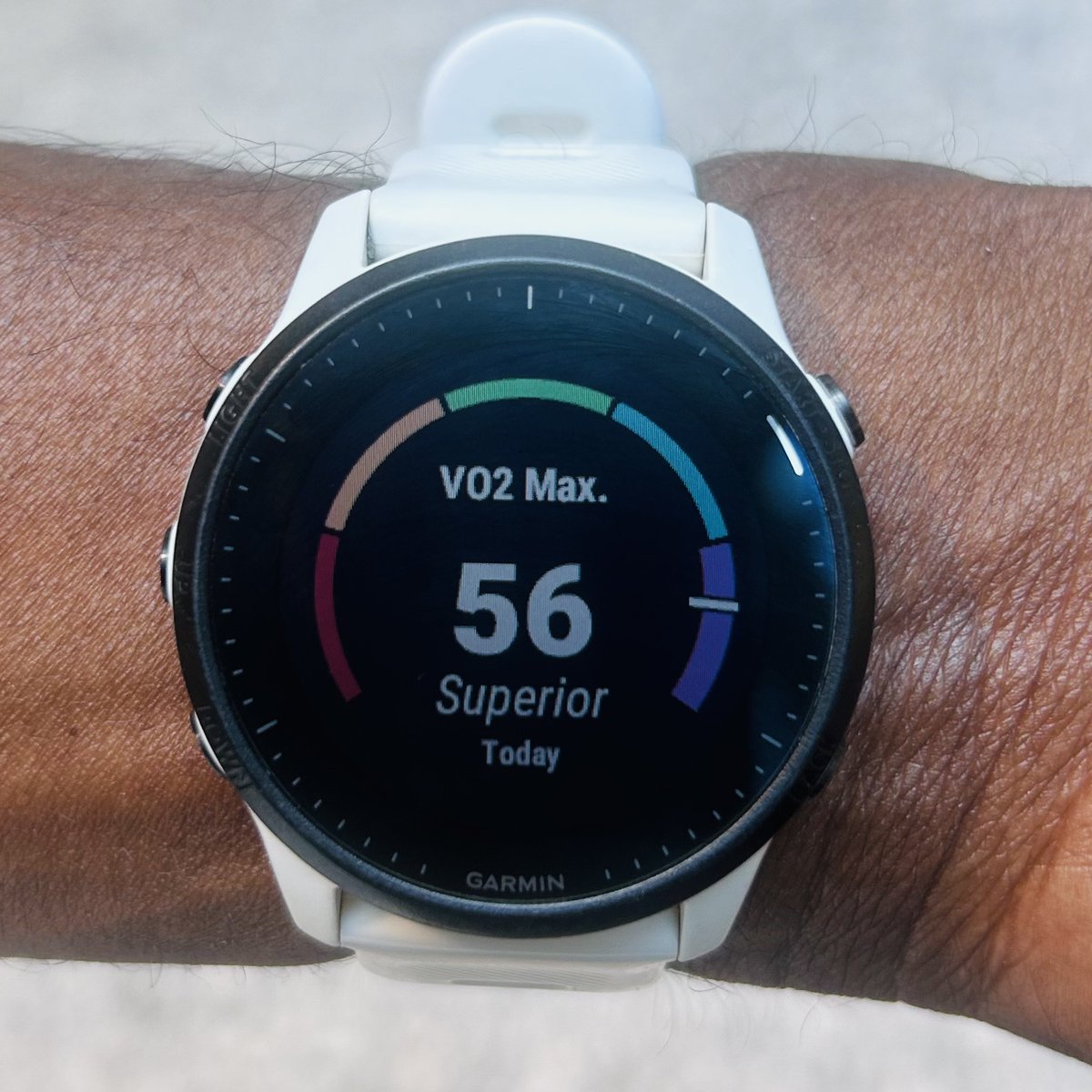 HenriHelvetica's tweet image. ππΎββοΈ A very productive session at the track this morning.
πΈ Goal was 6400m-9600m
πΈ Opted for 8000m as I didn't want to over do mileage.
πΈ 5 x 1200m @ 3'53" pace + rolling 400m
Added, I felt like my VO2 Max was due for an update, and yup, ticked up to 56 this morning. ππΎβ¦