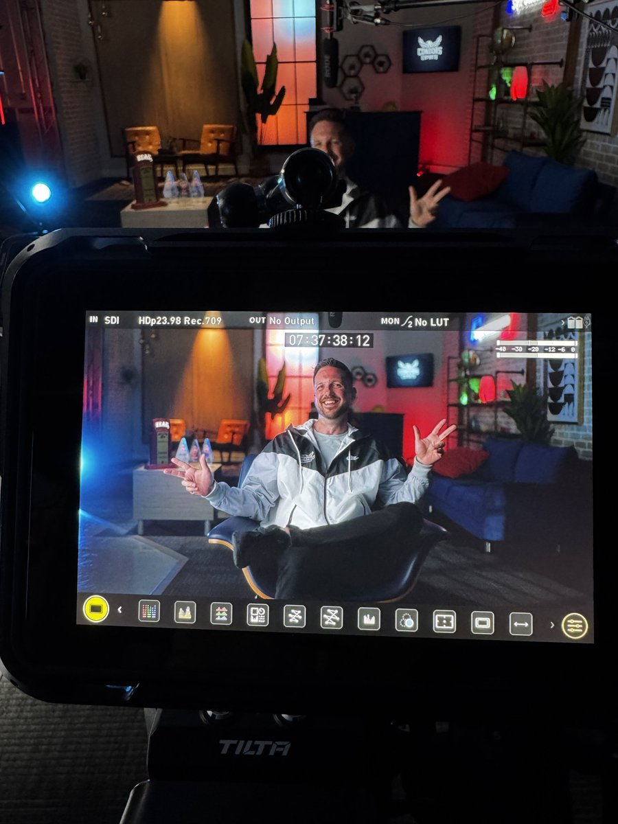 🎥