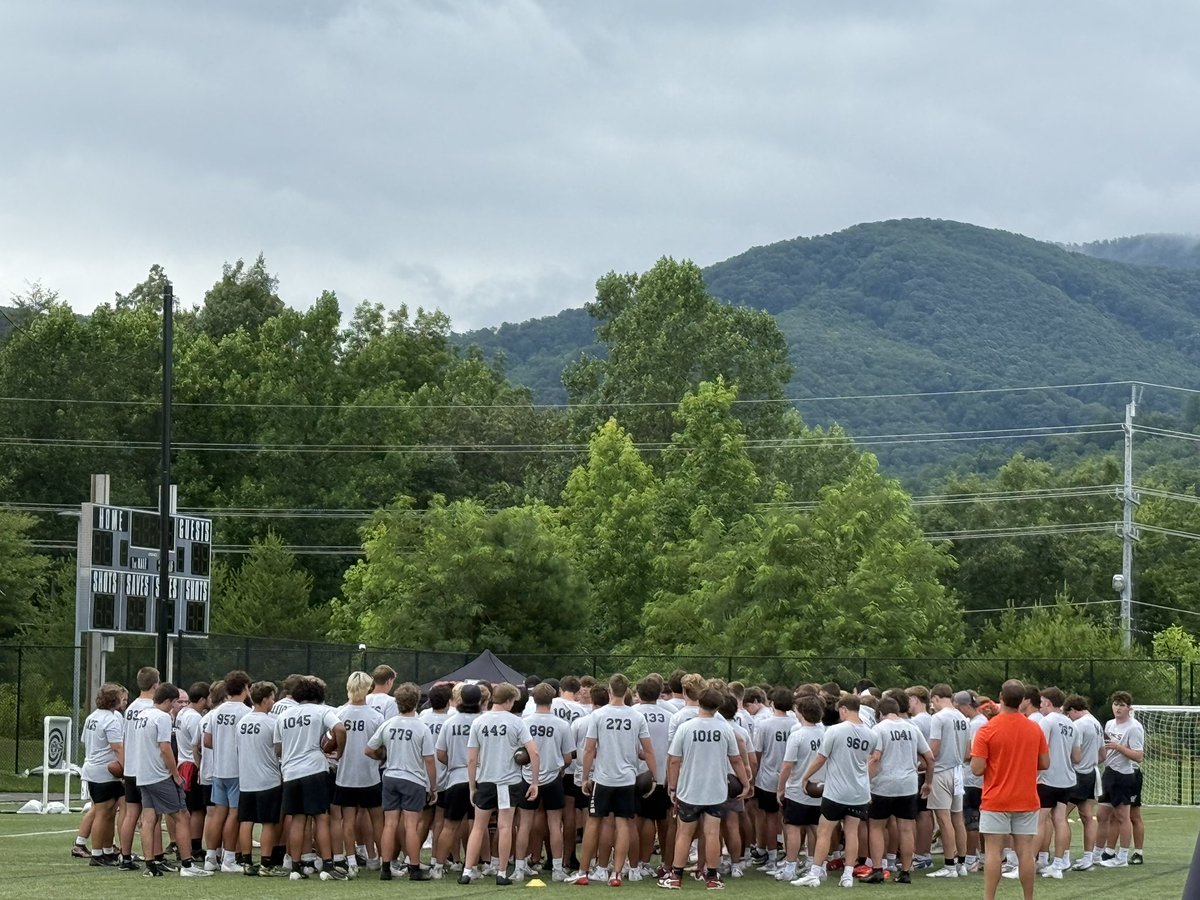 dtmahoney4's tweet image. Had a really great weekend in Gatlinburg at the @KohlsSnapping national scholarship camp. Thank you to @Coach_Casper for inviting me out!