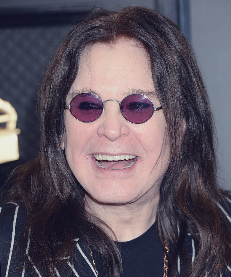 lsiafrica's tweet image. 🚨Ozzy Osbourne, leader du groupe Black Sabbath, est décédé à l'âge de 76 ans.