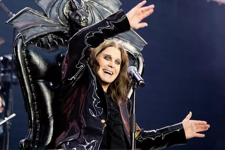 ColletteWalsh's tweet image. He could not have had a better living send-off performing with all his rock mates 5 July and this morning surrounded by his absolutely devoted family … an absolute one-off RIP Ozzie #OzzieOsbourne