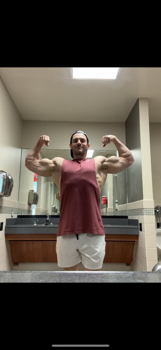 BostonBiceps💯- Natural Dad Bod Specialist tweet media