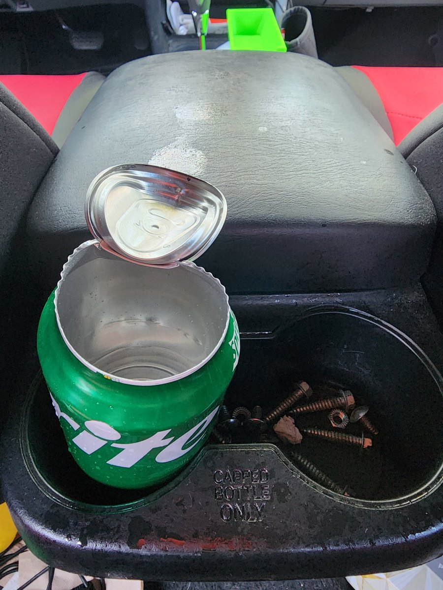 DaddyWazzy's tweet image. I left a unopened can of sprite in my truck as I was away at #OpenSauce
There was a heatwave and this happened. There was about 4oz of soda still in the can, the rest was sprayed inside my truck. Sticky.