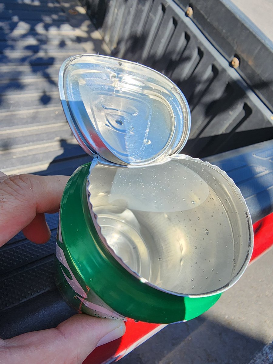DaddyWazzy's tweet image. I left a unopened can of sprite in my truck as I was away at #OpenSauce
There was a heatwave and this happened. There was about 4oz of soda still in the can, the rest was sprayed inside my truck. Sticky.