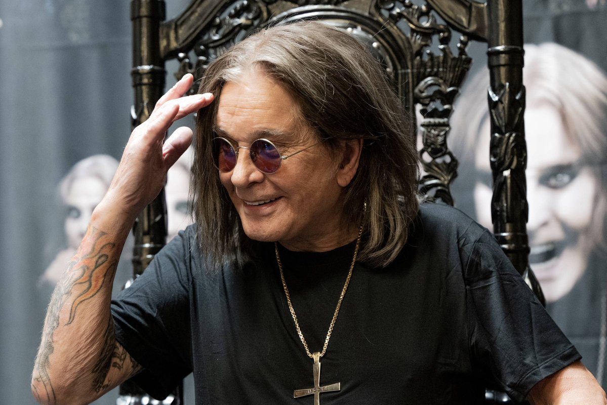e_munich's tweet image. Ruhe in Frieden #Ozzy.
🙏
Ohne Dich und diese jahrzehntelange Reise durch das Reich der metallischen Klänge, wäre die heutige Rock-Szene eine andere.
Schön Dich 1984 auf dem Monsters of Rock in Nürnberg live erlebt zu haben.
🎸
#Osbourne #BlackSabbath