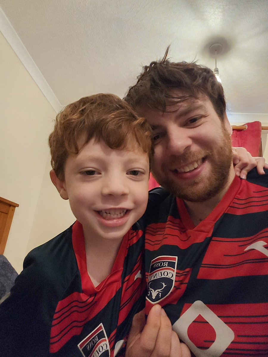 R O B B E H tweet media