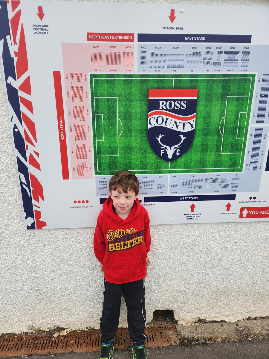 R O B B E H tweet media