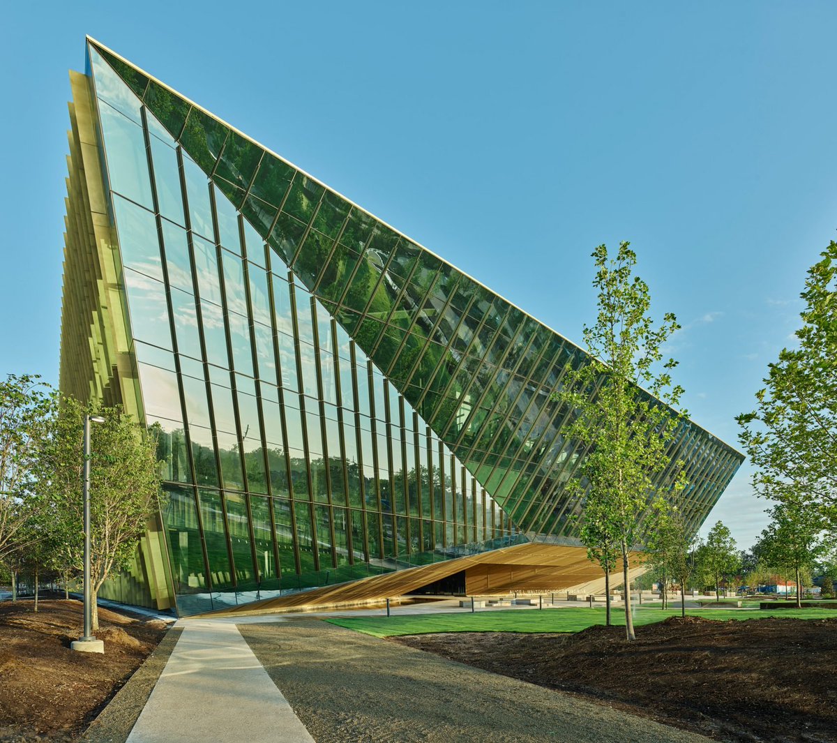 dezeen's tweet image. Polk Stanley Wilcox completes angular Bentonville medical school: dezeen.com/2025/07/21/pol…