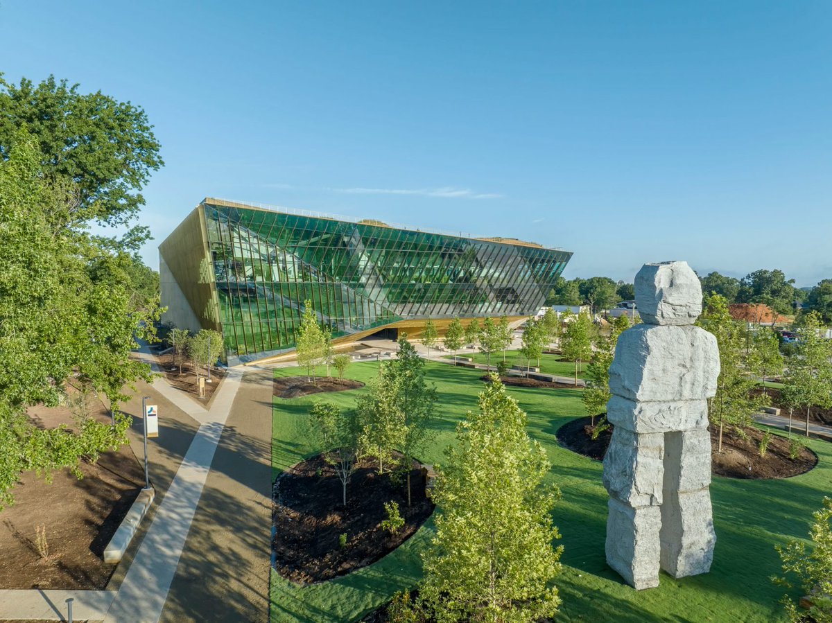 dezeen's tweet image. Polk Stanley Wilcox completes angular Bentonville medical school: dezeen.com/2025/07/21/pol…