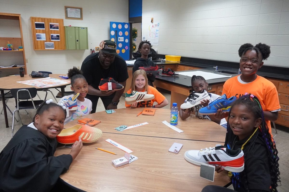 Such a great day with some amazing kids. I got asked “where do you see fashion in 20years… I told them “wherever you take it.
#thefuture #jayacademy