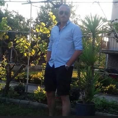 vujadino2's tweet image. Stara fotografija kad sam bio mlad...od pre dve godine.