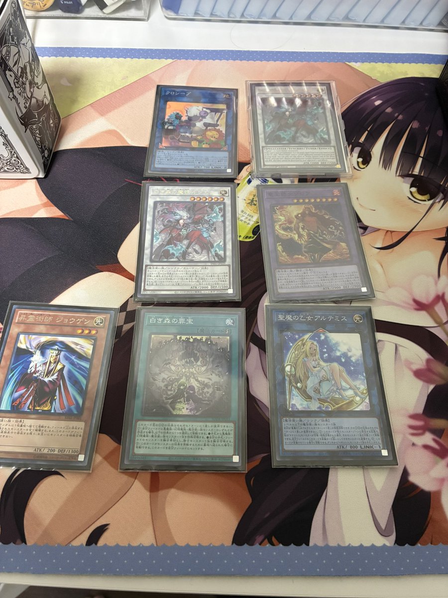 Build_Builder01's tweet image. 別解
ウルスラグナ、クロシープ、ルシエラ
控えめに見えるが、キモザイでジョウゲンを出力、特殊召喚ロックをかけた後にバトルで踏まれてもルシエラ戻して蘇生したシルヴィがクロシープトリガーになりジョウゲンロックを再構築できる。