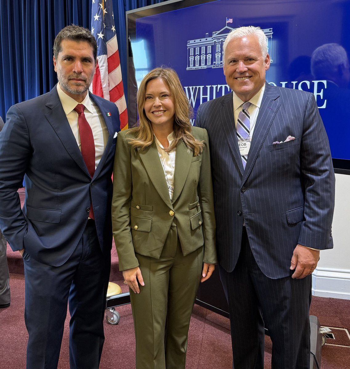 EVerastegui's tweet image. It’s always a pleasure to see mis hermanos @mschlapp and @mercedesschlapp.
Thank you for everything both of you are doing to make this world a better place.
It was an honor to be invited today to the White House to participate in the CPAC roundtable against child trafficking.
We…
