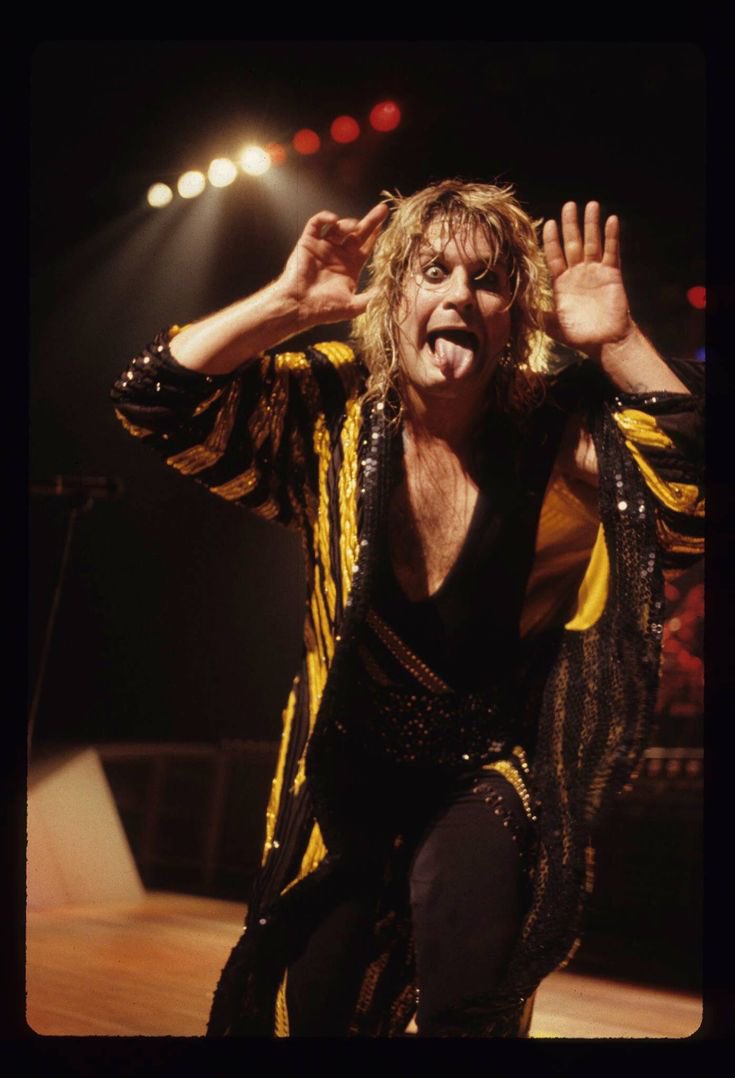 ApproachTheHerb's tweet image. RIP OZZY! Saw Sabbath live in ‘99 in Toronto w/ Pantera &amp;amp; Deftones - what a time! Rest up Legend @OzzyOsbourne @BlackSabbath