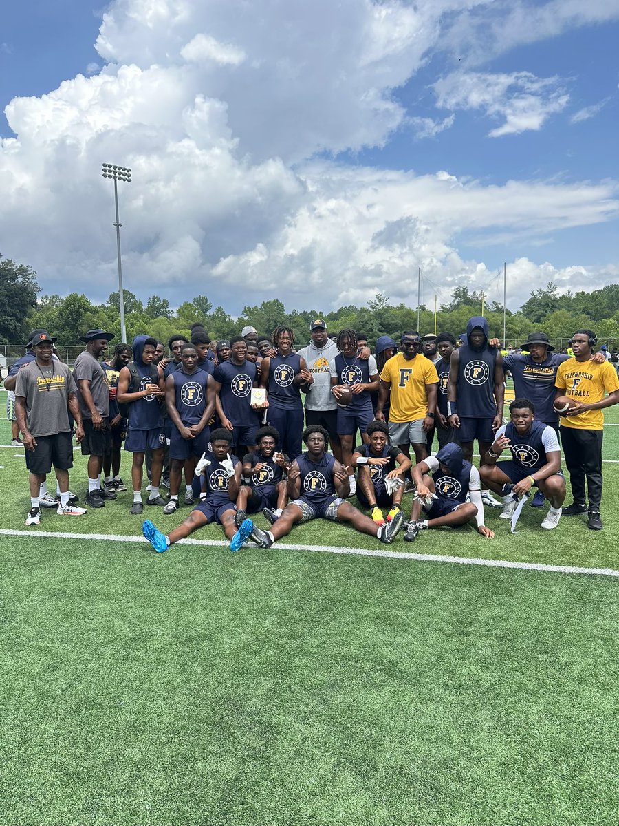 bowiestatefb's tweet image. Congrats to @FriendshipFB Beach Boys on winning Session 1 of the 3rd Annual Kyle Jackson 7on7 Shootout
BACK TO BACK
#SPEED #power #BITEDOWN