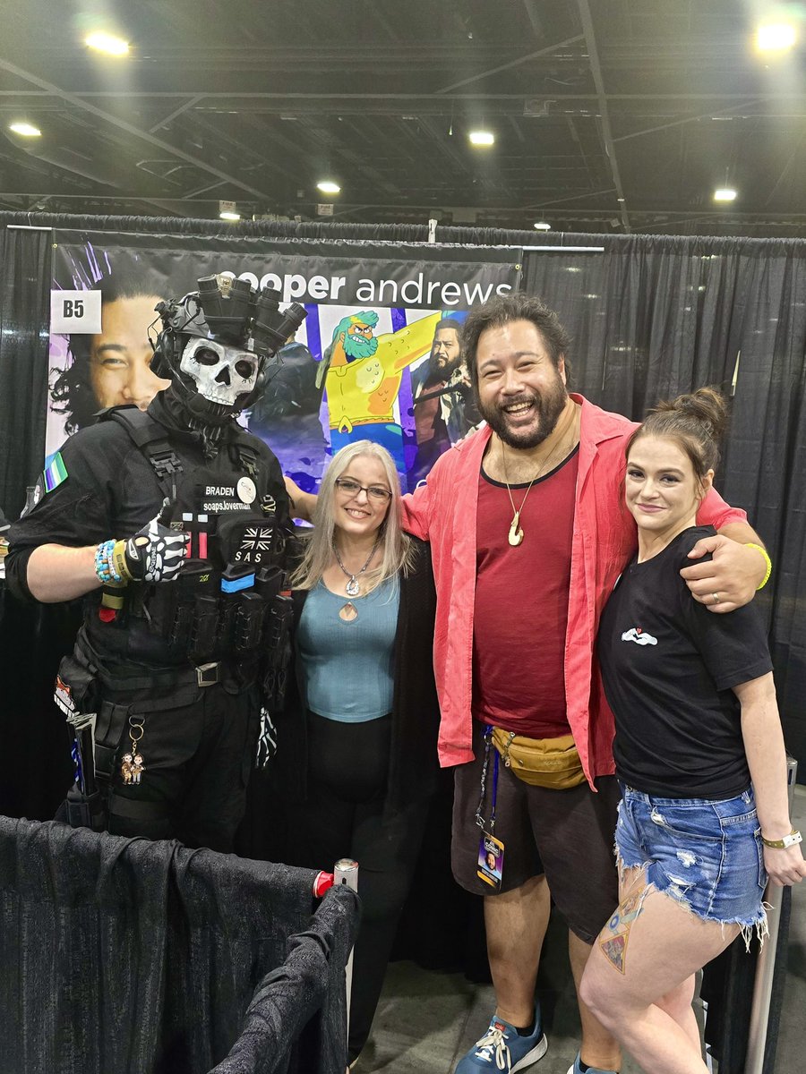 soapsloverman's tweet image. met @smugorange this weekend and got to catch up with @jterzieff, too! Shoutout to @ZSCEntertain for the last minute tickets! ❤️🙌🏻 #ATLComicCon