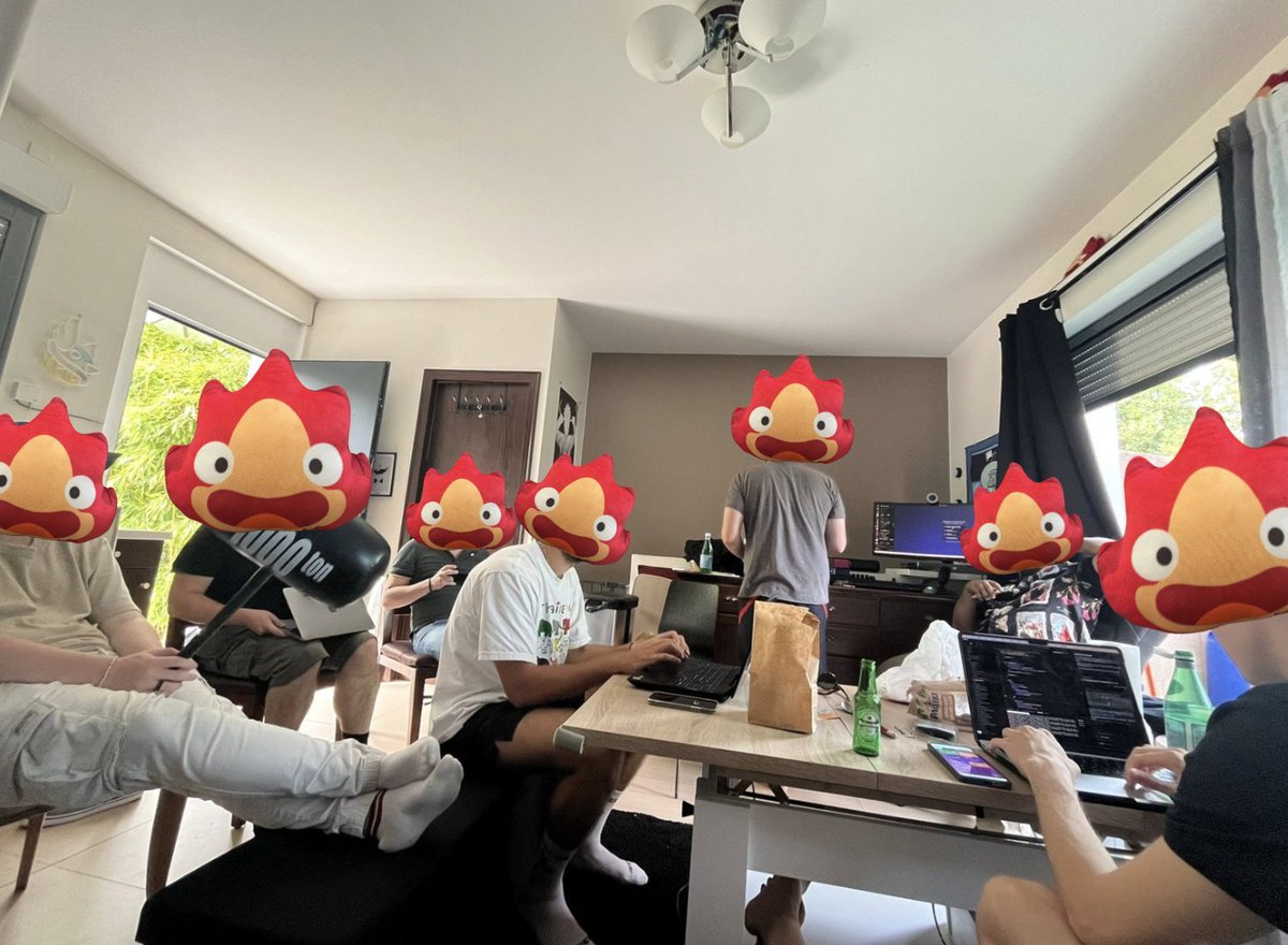 Cptn_Ow's tweet image. Solana Sweatshop by @Ferno_ag still going strong after 7 days of intense degenery !
Much stuff in the making for @solanamobile !
Many awesome visitors like @Geninsus @cduchinois @go_disrupt @zknadar @_Demeju @chainjuiceee
Much Rain 🌧️
Much Sweat.🥵
Much Build.⚒️
Only…