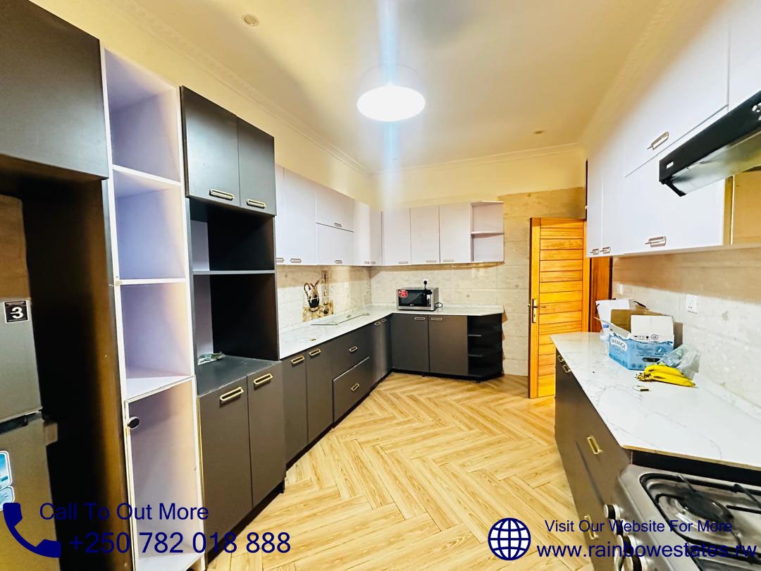 estates_ltd's tweet photo. Furnished house for rent at Kibagabaga 
Price:2500$
Bedrooms:5
Bathrooms:5
Nice indoor kitchen 
Sitting and dinning room 
Parking and garden 
For more information 
Call/Whatsapp:0782018888
Face the reality with us. https://t.co/itXOrDmKfR