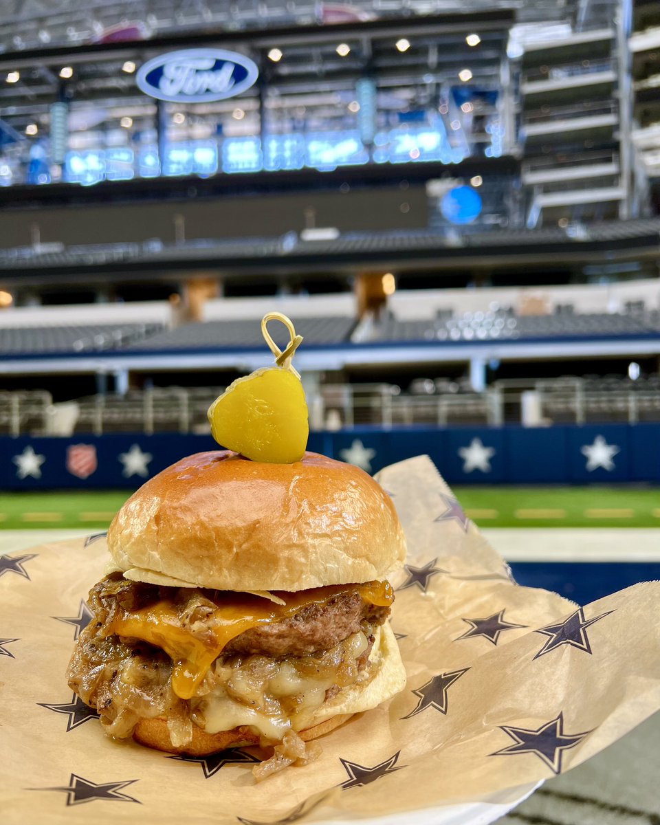 ATTStadium's tweet image. We can see (& taste) why AT&T Stadium is nominated for Best NFL Stadium Food & Best NFL Stadium by @10Best! 🏟️⭐️
Help us win by casting your vote daily for #ATTStadium: 10best.usatoday.com/awards/
Voting is open now until Monday, August 18th!