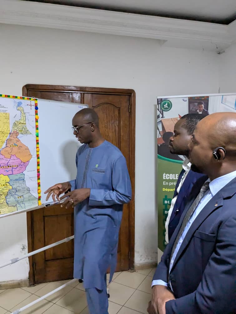 On travaille, on affine le nouveau découpage administratif, le Fédéralisme Communautaire en téléchargement.