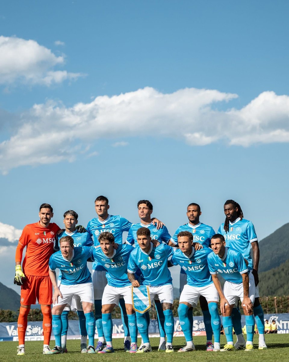 È solo calcio d’estate. Il Napoli di Conte 2.0 va giudicato con cautela, per pagelle più significative risentiamoci per lo meno tra un mesetto. #NapoliArezzo
