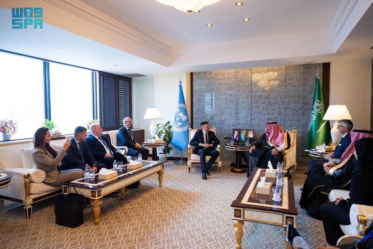 SPAeconomic's tweet image. وزير الاقتصاد والتخطيط يبحث مع وزير البيئة السلوفاكي سبل تعزيز التعاون في المبادرات البيئية.
spa.gov.sa/N2365431
#واس_اقتصادي