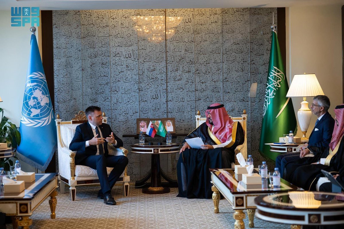 SPAeconomic's tweet image. وزير الاقتصاد والتخطيط يبحث مع وزير البيئة السلوفاكي سبل تعزيز التعاون في المبادرات البيئية.
spa.gov.sa/N2365431
#واس_اقتصادي