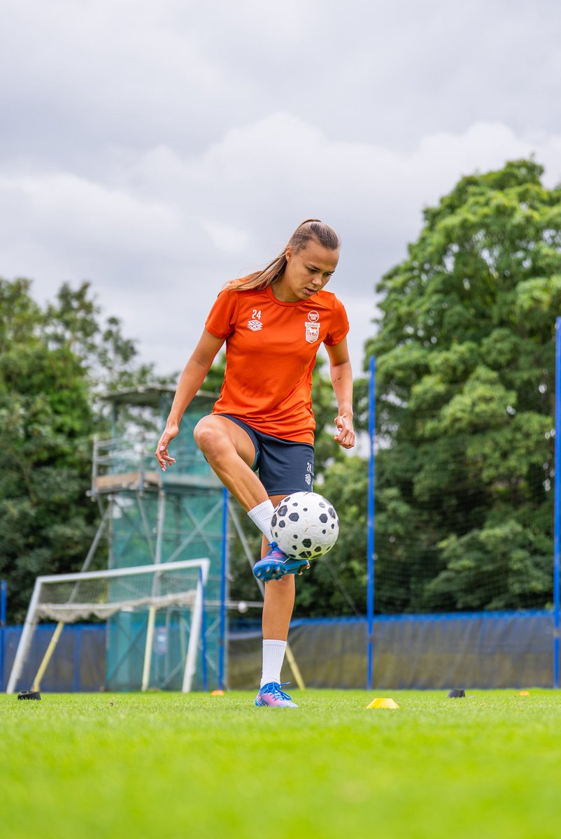 ITFCWomen's tweet image. Settling into the squad.