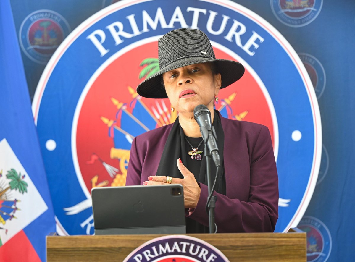 PrimatureHT's tweet image. COMMUNIQUÉ DE PRESSE
Aménagement, formation, emploi : le MPCE engage une stratégie ambitieuse pour transformer la crise des déplacés en opportunité de développement
Port-au-Prince, le 22 juillet 2025 – Lors de la 18ᵉ édition des Mardis de la Nation, Madame Ketleen Florestal,…