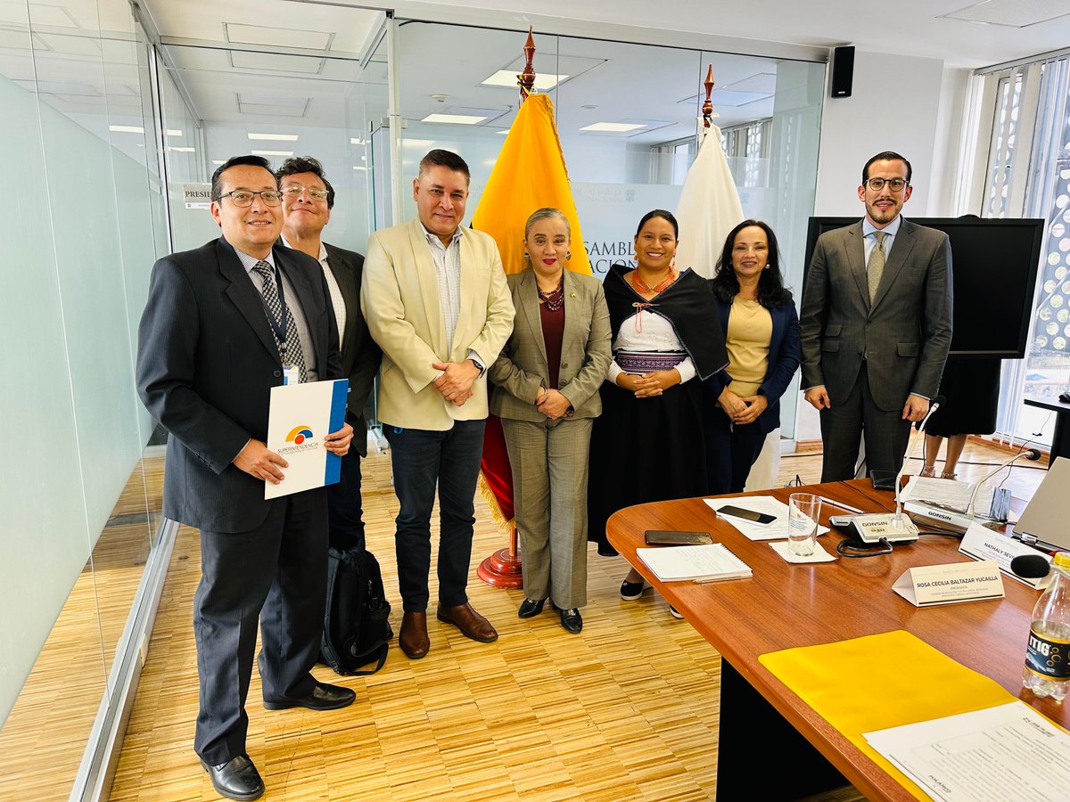 📌La <a href="/EducacionAN/">CECCYT</a>  avocó conocimiento a dos proyectos de reforma a la #LeyOrgánicadeEducaciónIntercultural: presentados por los exasambleístas Carlos Rodríguez y Patricia López; y se resolvió por unanimidad la resolución para unificar ambas propuestas dentro de la LOEI.