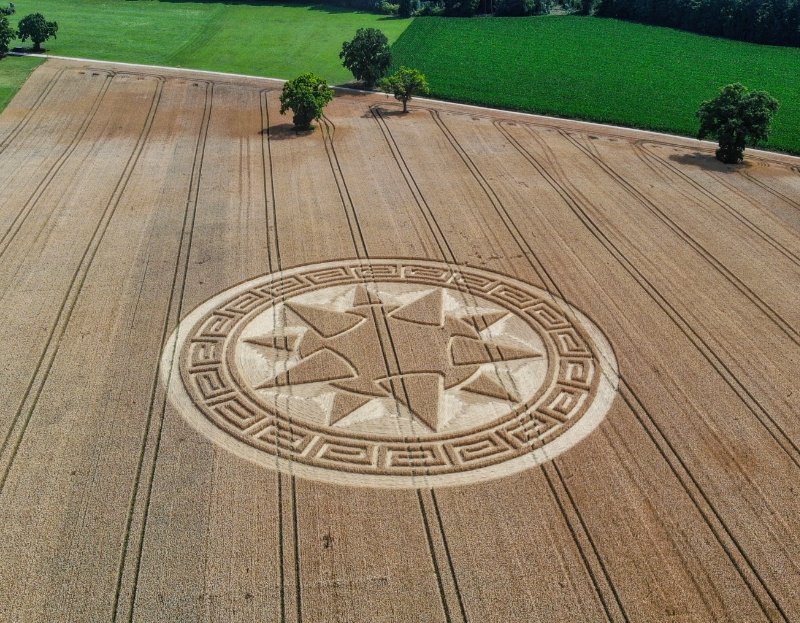 UAPWatchers's tweet image. 🌱New Crop Circle: Frieding, Nr Andechs, Germany
"Today, during a few drone flights, I spotted a crop circle in Bavaria near Frieding (near Andechs). There must have been one nearby a few years ago.
The exact position is 47°59'24.16 ‘N 11°13'20.05 ’E. Unfortunately, I don't…