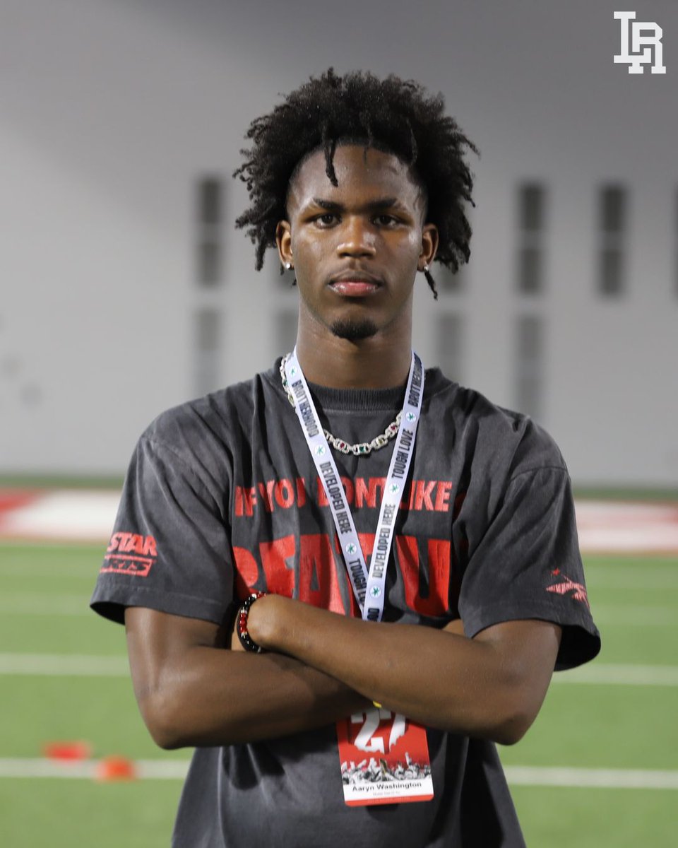 mickdwalker's tweet image. Highlighting 7⃣ Ohio State cornerback targets in the 2027 class
@LettermenRow looks at the top targets for cornerbacks coach Tim Walton next cycle 🌰
MORE: on3.com/teams/ohio-sta…