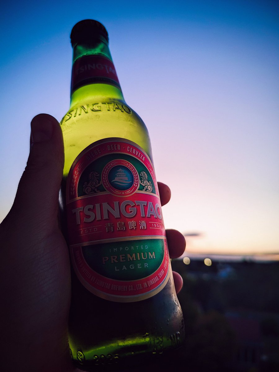 chelseavelvet's tweet image. Today I didn't receive any liquor from my client's dad BUT I got a bottle of his favorite beer; Tsingtao. I enjoy Chinese delicacy so this should be a stellar experience