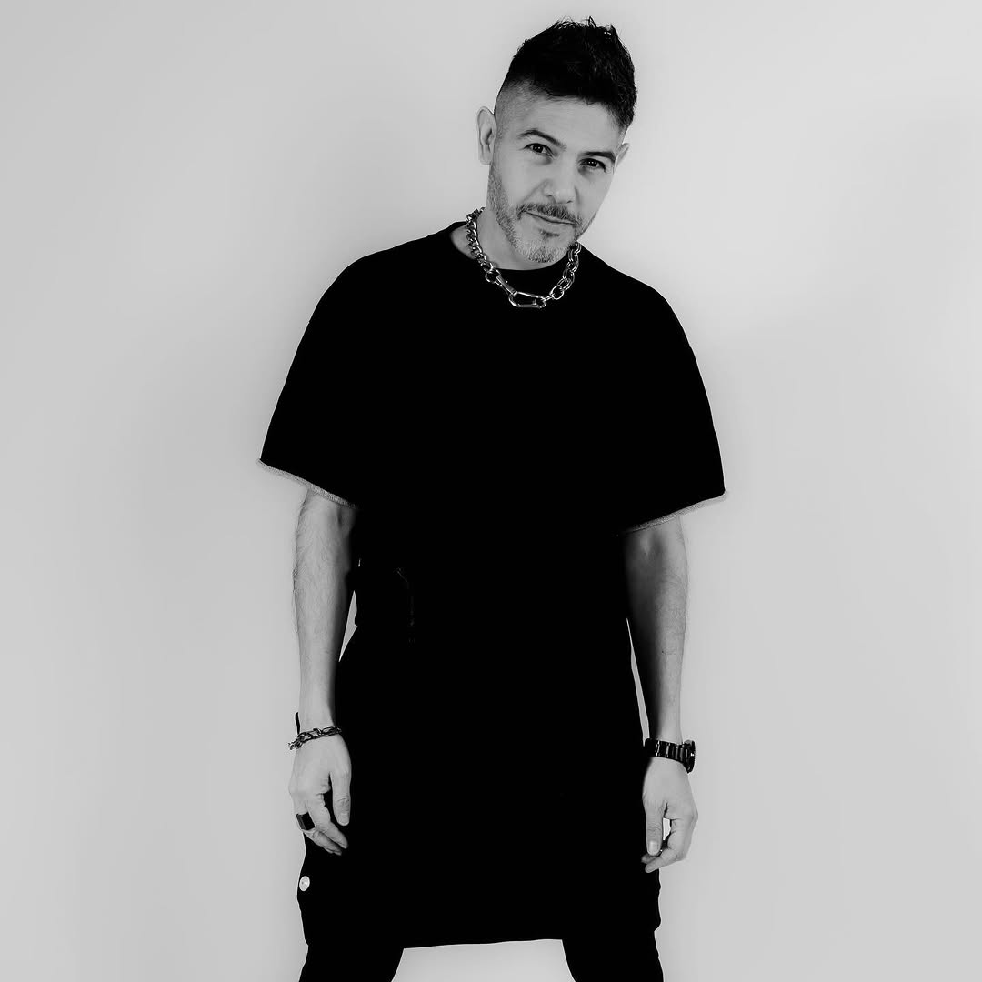 NochesElectroMx's tweet image. Este Viernes Victor Ruíz [Drumcode] 🇧🇷 + Quecho 🇲🇽 ⚡

25.Julio.2025 #CDMX
Boletos y Mesas VIP: 📲🎟️ #PrecioEspecial
🔗 linktr.ee/nocheselectron…

#WeAreLooloo @victorruizdj