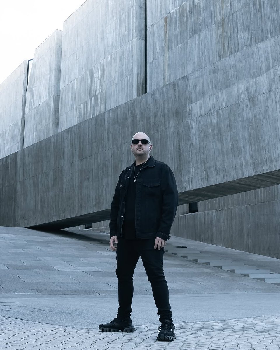 NochesElectroMx's tweet image. Este Viernes Victor Ruíz [Drumcode] 🇧🇷 + Quecho 🇲🇽 ⚡

25.Julio.2025 #CDMX
Boletos y Mesas VIP: 📲🎟️ #PrecioEspecial
🔗 linktr.ee/nocheselectron…

#WeAreLooloo @victorruizdj