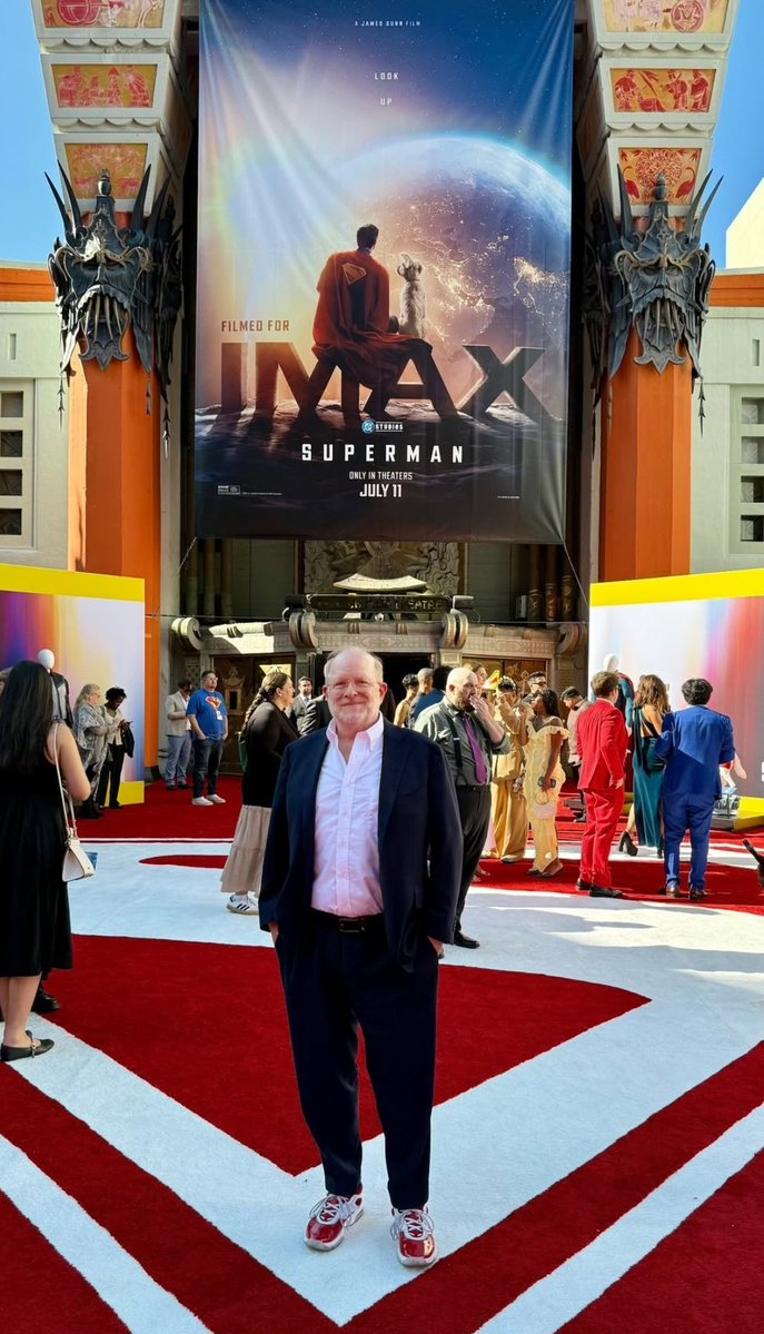 iREUS_SA's tweet image. Mark waid at the #Superman and #FantasticFour premiere
he's really eating good this month