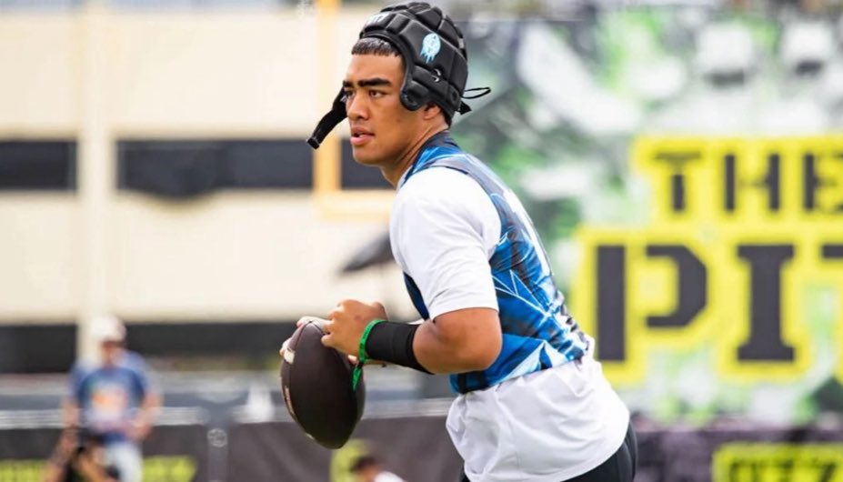 BrettGreenberg_'s tweet image. Tayden Kaawa marks the second quarterback commit for Alabama.
‘Very physically gifted’
‘Buying into the process’
@BlairAngulo has followed the 6-foot-5 Hawaii native for years & shares several thoughts on the latest addition to the No. 4 class:
🗣️ bit.ly/3GYytNU