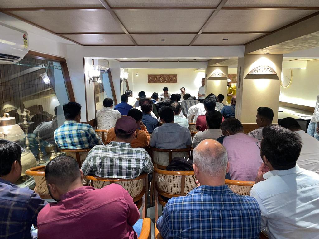 SidShirole's tweet image. 📌पत्रकार परिषद..!

महाराष्ट्र विधिमंडळाच्या पावसाळी अधिवेशनादरम्यान, आपल्या छत्रपती शिवाजीनगर मतदारसंघातील विविध प्रश्नांना न्याय देण्यासाठी प्रामाणिक प्रयत्न केला.

लक्षवेधी सूचना आणि औचित्याच्या मुद्द्यांमार्फत मतदारसंघातील महत्त्वाच्या प्रश्नांची विधिमंडळात ठामपणे मांडणी…