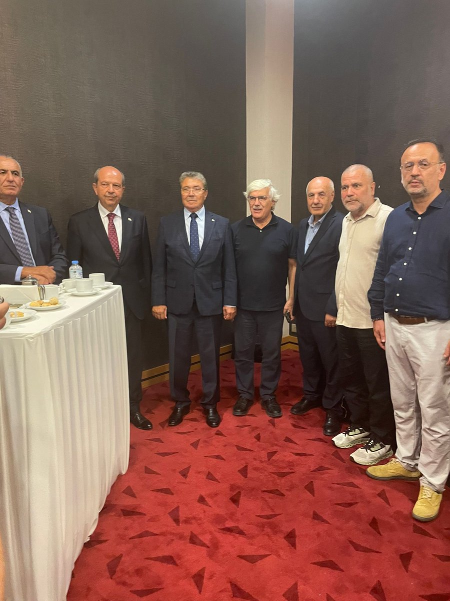 KKTC Cumhurbaşkanı<a href="/ErsinrTatar/">Ersin Tatar</a> Meclis Başkanı <a href="/drziyaozturkler/">Dr. Ziya Öztürkler</a>, Başbakan <a href="/dtunalustel/">Ünal Üstel</a>, Türkiye Cumhuriyeti Lefkoşa Büyükelçisi <a href="/mbasceri/">Ali Murat Başçeri</a>, Genel Başkanımız <a href="/BurhanOzdemirTR/">Burhan Özdemir</a> ve iş dünyası temsilcilerinin katılımlarıyla, MÜSİAD KKTC 3. Olağan Genel Kurulu gerçekleşti.