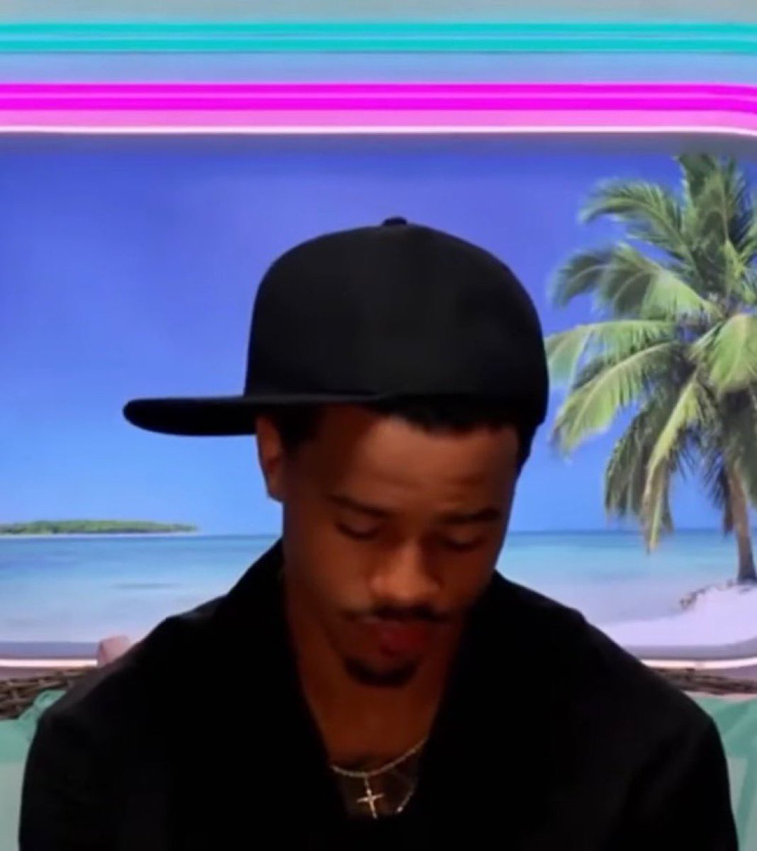 battinsonhive's tweet image. This is who a bunch of grown men pushing 30 were answering to in the villa btw