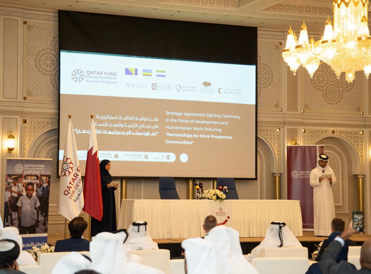 NadeebQa's tweet image. 🇶🇦🕊️🌍| بقيمة 1.92 مليار ريال
صندوق قطر للتنمية يوقع 16 اتفاقية استراتيجية لدعم مجموعة واسعة من المبادرات الإنسانية والتنموية لصالح أكثر من 17 مليون مستفيد حول العالم
• بحضور سعادة الشيخ ثاني بن حمد آل ثاني رئيس مجلس إدارة صندوق قطر للتنمية وسعادة مريم بنت علي المسند وزير…