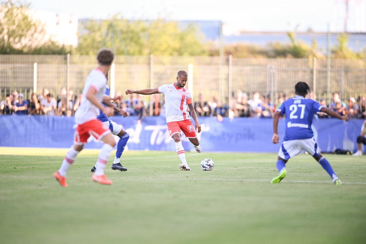 asnlofficiel's tweet image. Malgré un but de Teddy Bouriaud, nos Nancéiens s’inclinent face à une belle équipe de Strasbourg.

Prochaine rendez-vous ce samedi face à Épinal 🔜👊🔴⚪️

RCSA 2️⃣-1️⃣ ASNL l 90’

#RCSAASNL