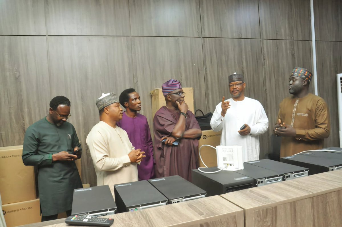 OfficialAPCNg's tweet image. Chairman, Governing Board of the Nigerian Television Authority (NTA), and APC National Publicity Secretary, Barr. Felix Morka, CON, on Tuesday undertook a familiarization visit to the NTA headquarters where he was received by NTA's Director General/CEO, Salihu Abdulhamid Dembos.