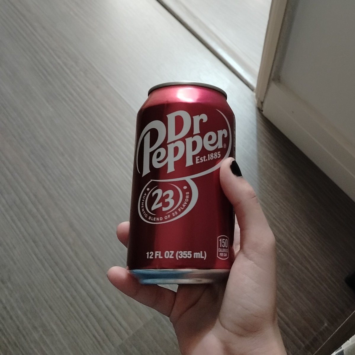 Mafii33r's tweet image. Why some people love Dr Pepper? I'll try for the first time, i hope it doesn't taste like shit