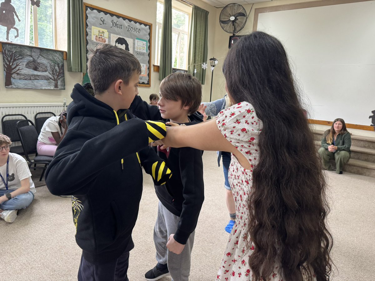 Leeds Diocesan Youth Service (@leedsdys) on Twitter photo Our afternoon began with looking at different examples of our Narnian virtues and creating some freeze frames to show some of them! 😊🎭
<a href="/ASCHC_COLLEGE/">All Saints Catholic College</a> <a href="/beckets_bkcat/">St Thomas à Becket</a> <a href="/StWilfridsCHS/">St Wilfrid's</a> Our afternoon began with looking at different examples of our Narnian virtues and creating some freeze frames to show some of them! 😊🎭
<a href="/ASCHC_COLLEGE/">All Saints Catholic College</a> <a href="/beckets_bkcat/">St Thomas à Becket</a> <a href="/StWilfridsCHS/">St Wilfrid's</a>