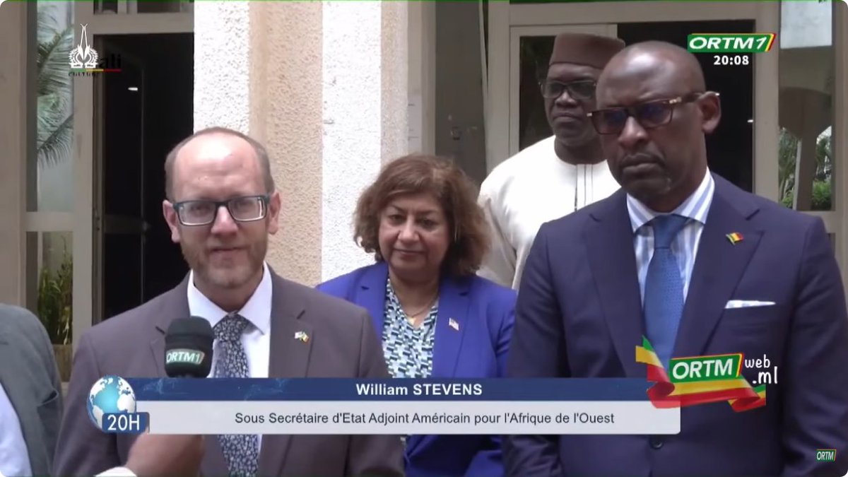 fabsenbln's tweet image. #Mali🇲🇱- Foreign Minister Diop met Will Stevens, Dep. Assistant Secretary for West Africa at @StateDept🇺🇸. He is in charge of revitalising relations w. AES states under Pres. Trump. Talks were about "strengthening coop. in security, education, health & expanding commercial ties."