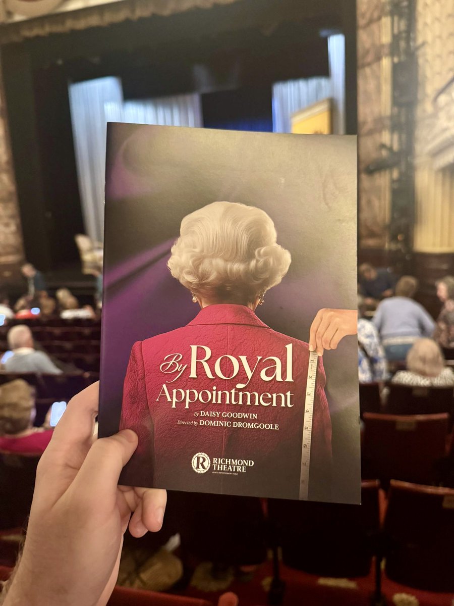 WESTENDBF's tweet image. Back at @RichmondTheatre and @TheRSC for By Royal Appointment and The Winter’s Tale respectively tonight, Besties 🎭
#reviewspending